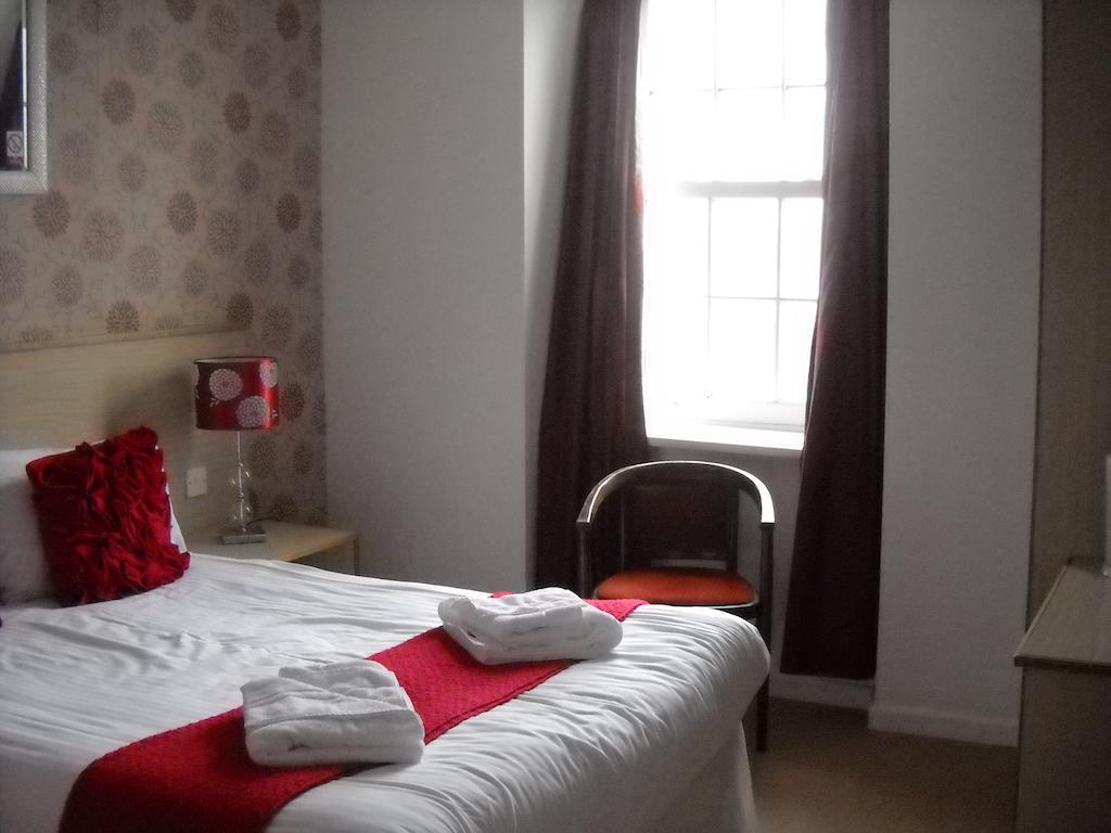 Carbeile Inn Torpoint Δωμάτιο φωτογραφία
